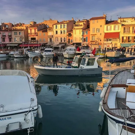Le Petit Clos Sainte Devote * Cassis